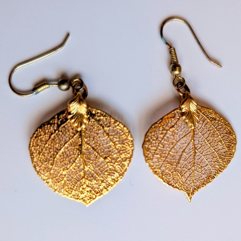 Gold Tone Filigree Leaf Drop Dangle Earrings Nature Inspired Openwork Hook